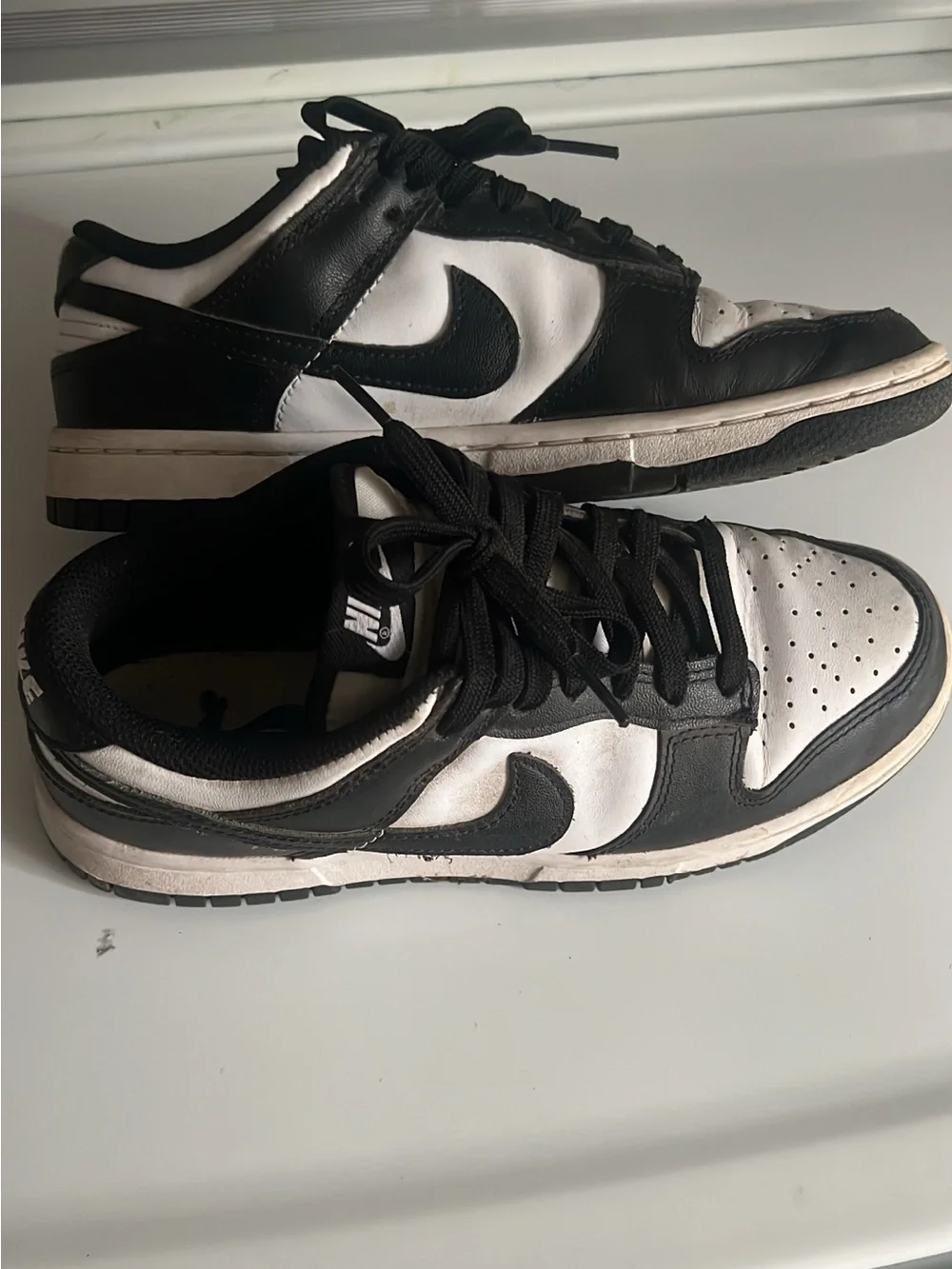 Nike Women’s Black and White Low-Top dunk Sneakers